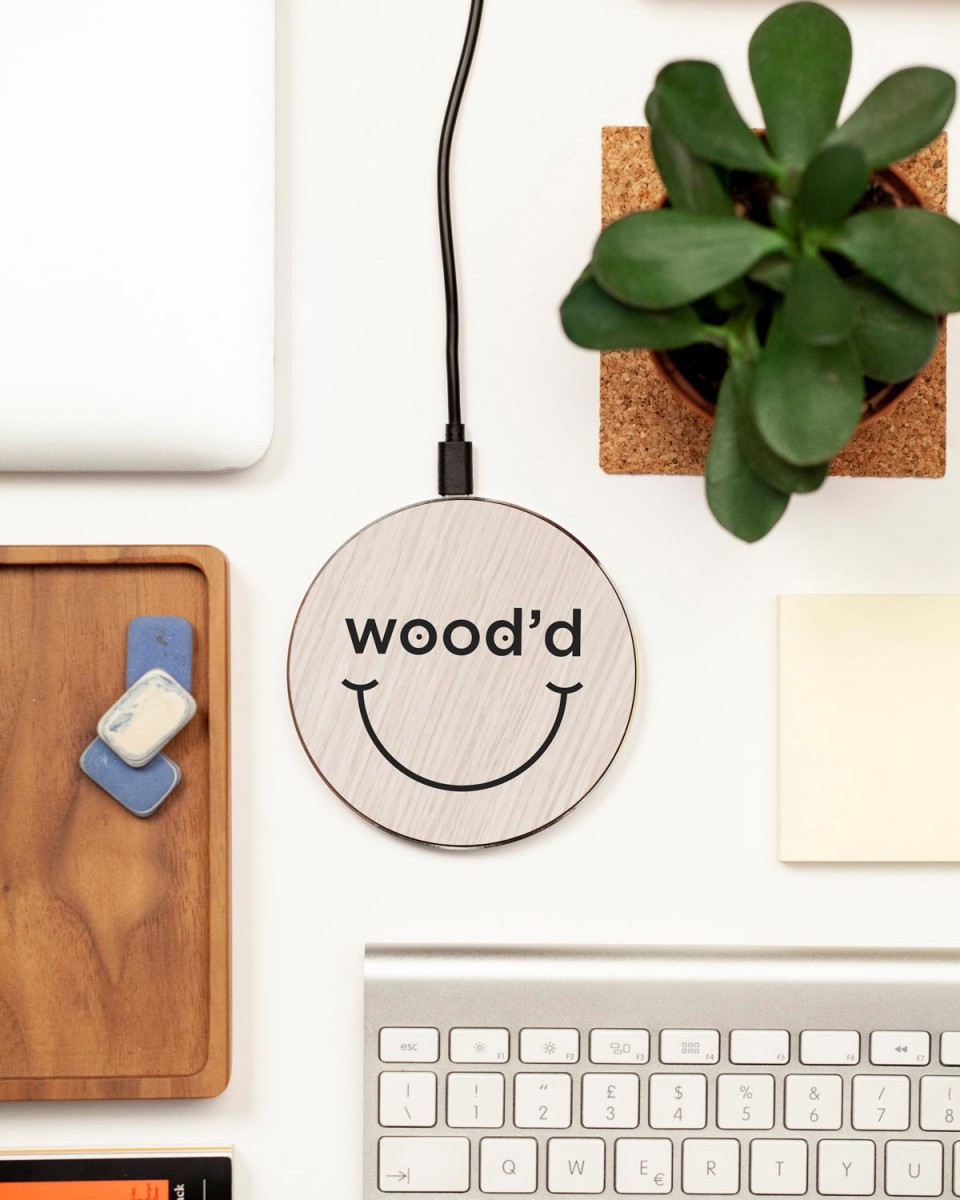 wood'd smile wireless charger_01